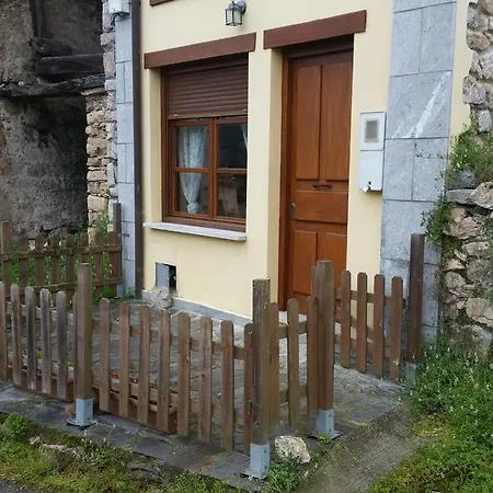 Llanes Coastal Semesterbostad